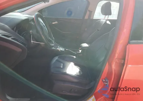 2016 Ford Focus Se z USA, uszkodzony, nr VIN 1FADP3F24GL345974